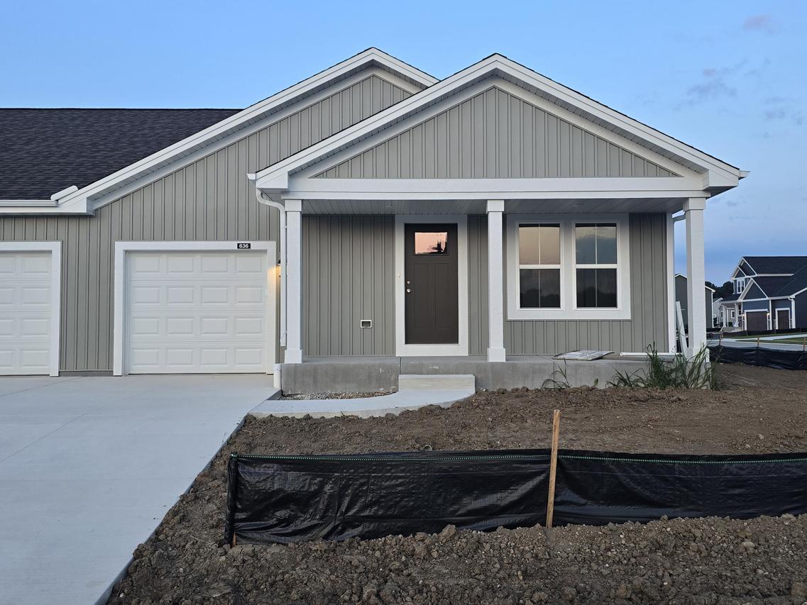 636 Harvest Ln, Hartford, WI 53027