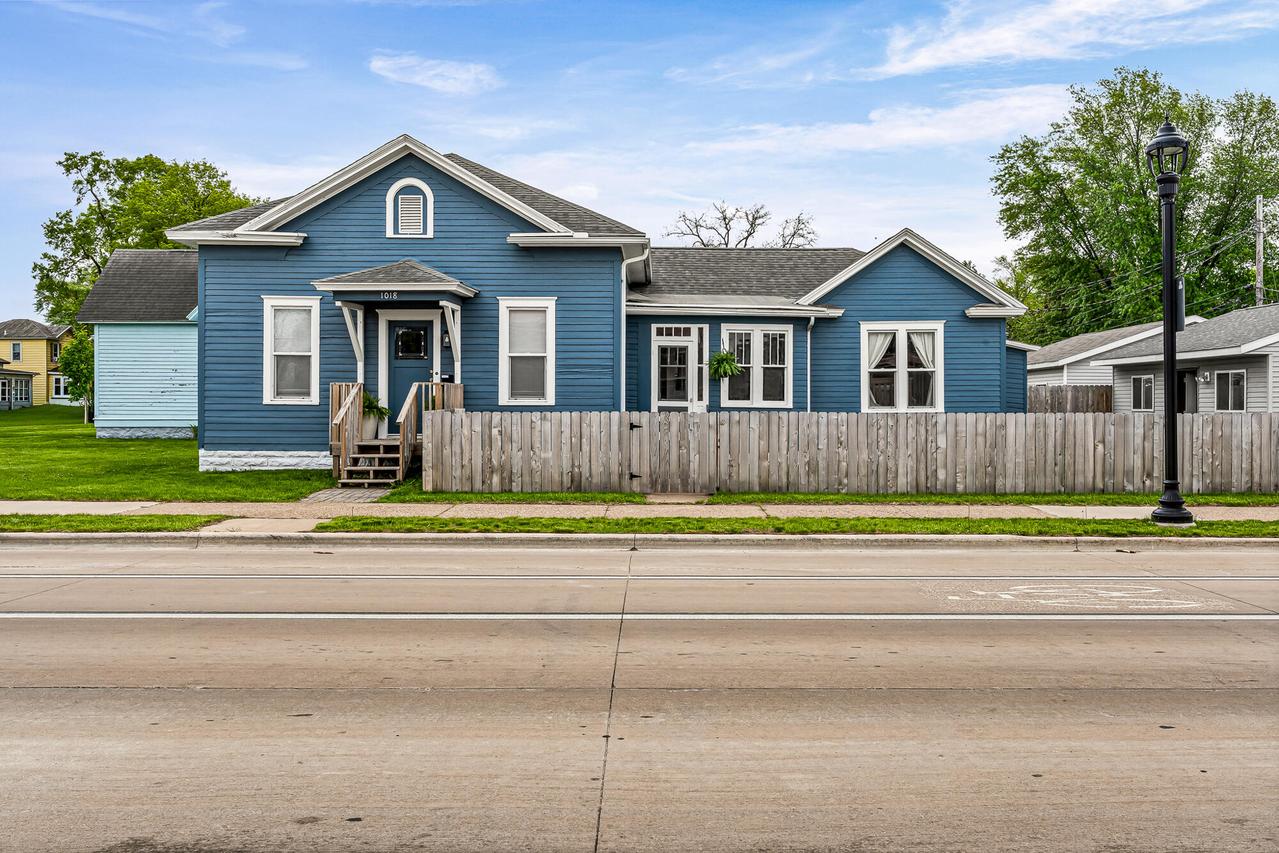 1018 Gillette St, La Crosse, WI 54603