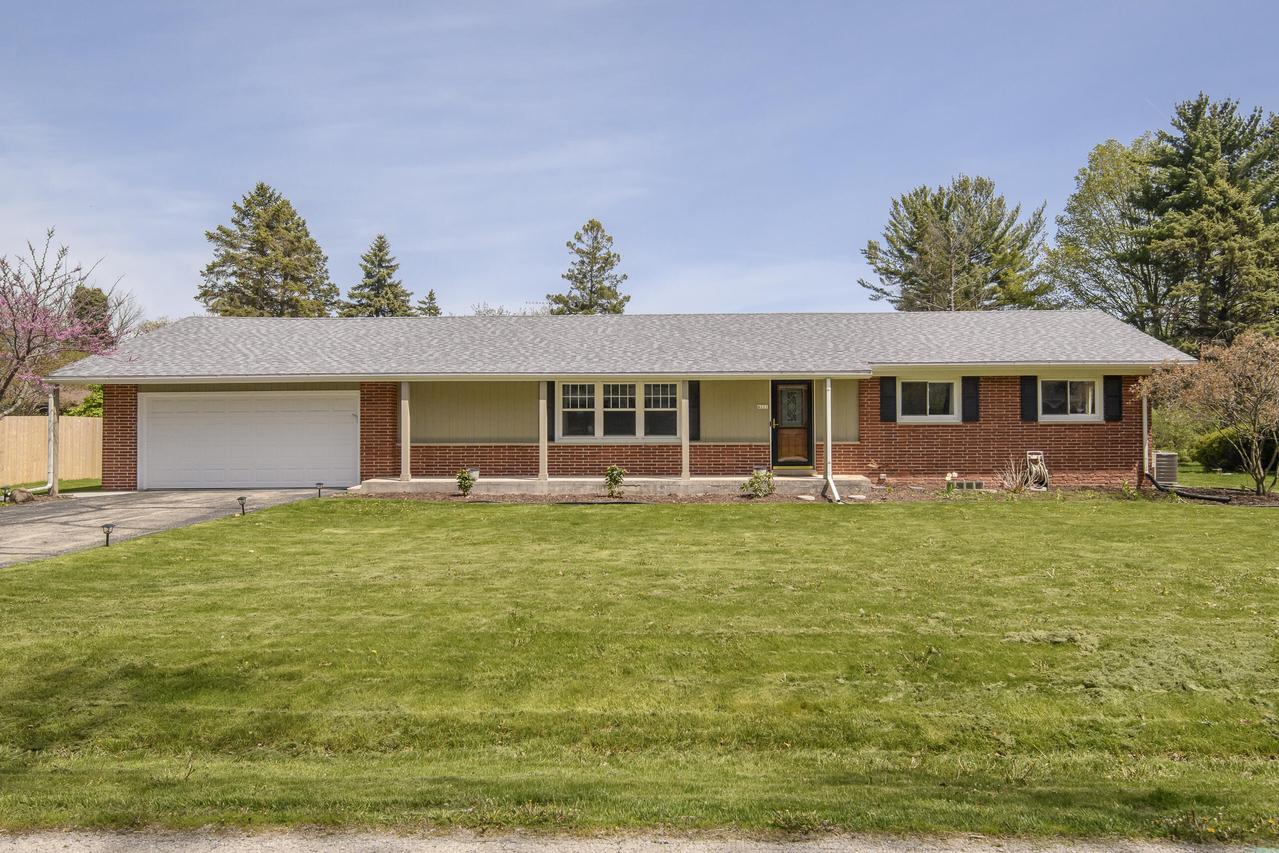 4221 Woodbury Ln, Mount Pleasant, WI 53403