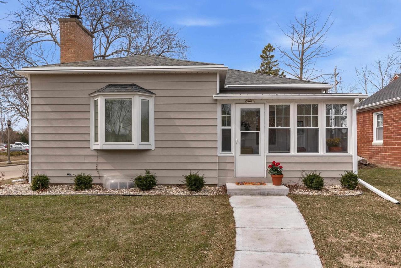 5001 N Bay Ridge, Whitefish Bay, WI 53217