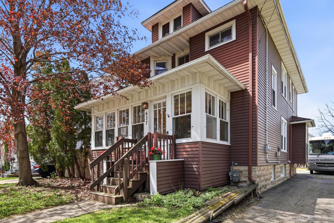 637 Bowen St, Oshkosh, WI 54901