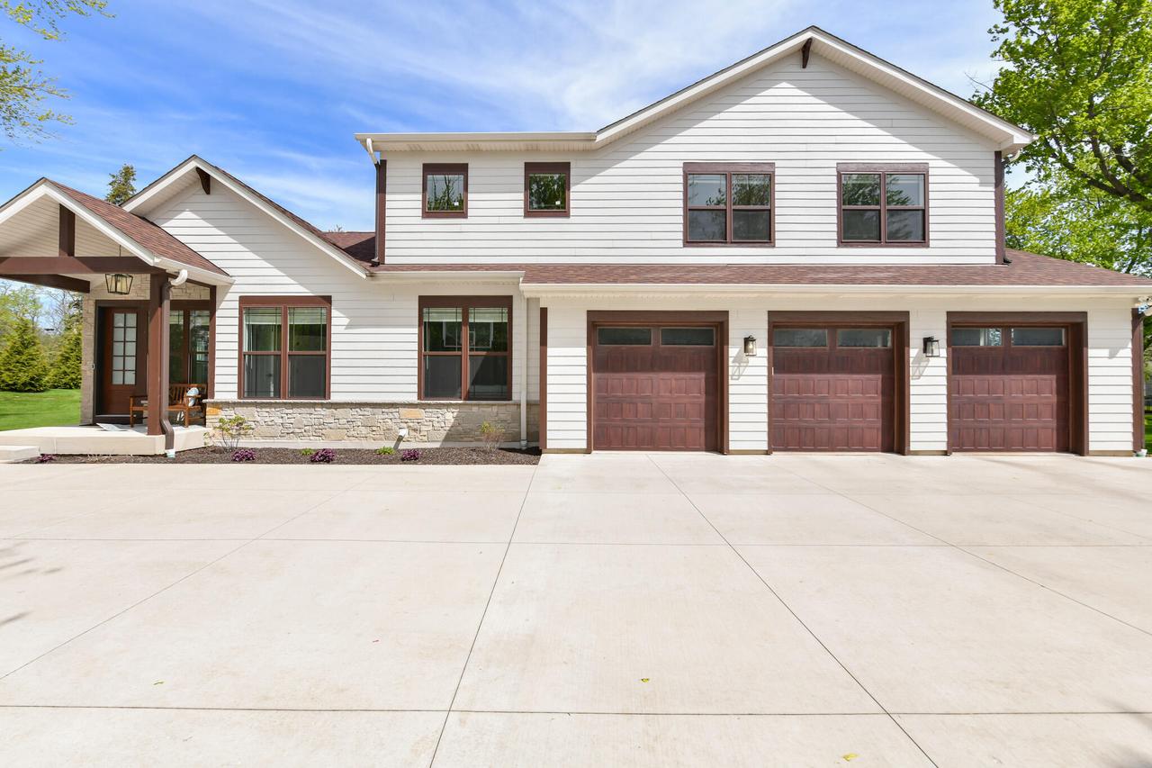 19872 79th St, Bristol, WI 53104