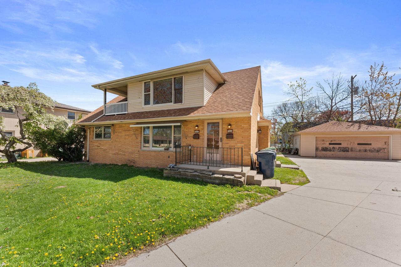 3842 S 77th St, Milwaukee, WI 53220
