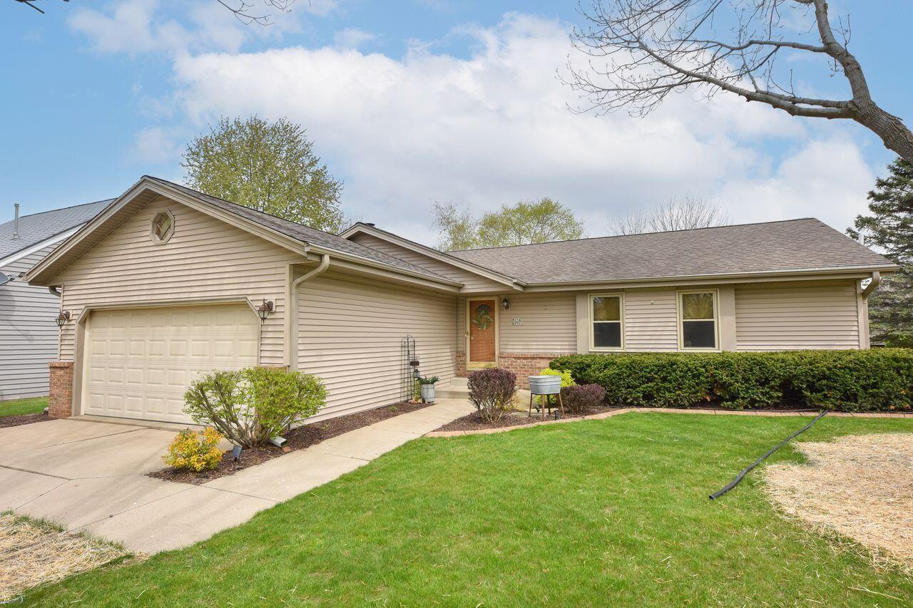 W154N7712 Pheasant Ln, Menomonee Falls, WI 53051