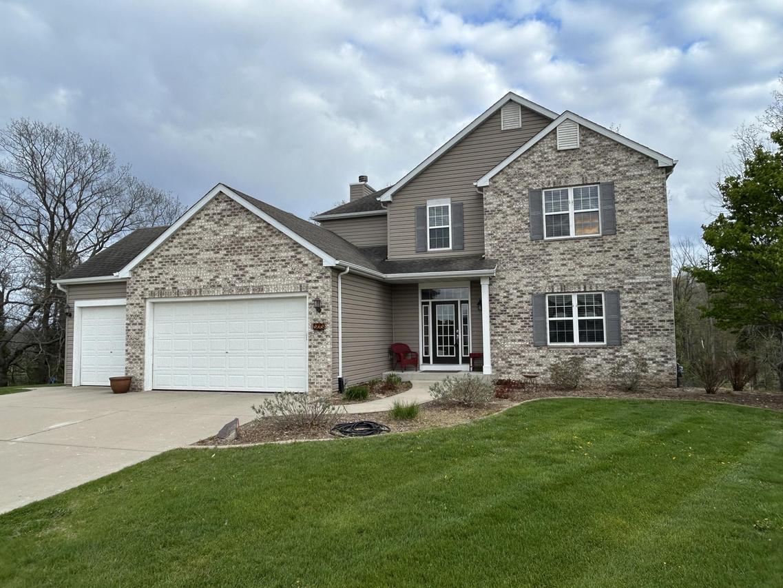 505 Acacia Dr, Saukville, WI 53024