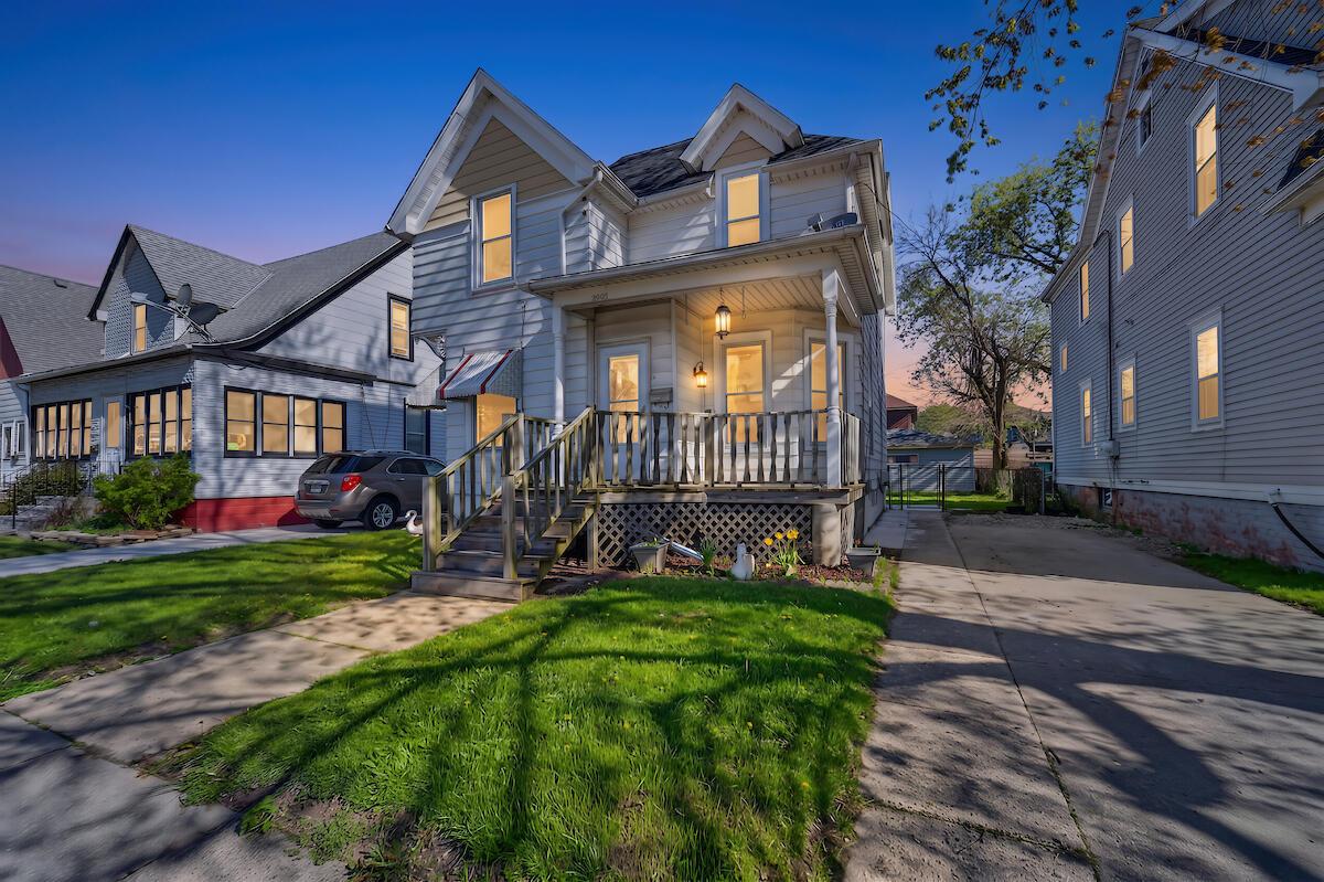 2010 16th St, Racine, WI 53403