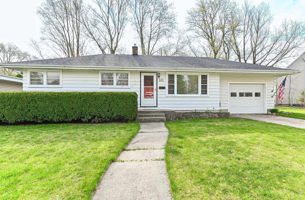 W168N8492 Jacobson Dr, Menomonee Falls, WI 53051
