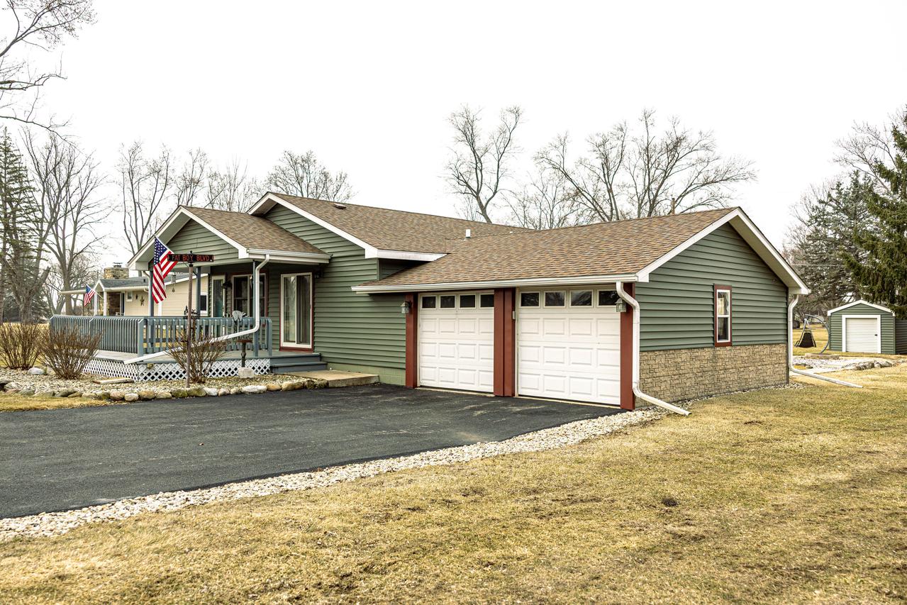 8716 378th Ave, Randall, WI 53105