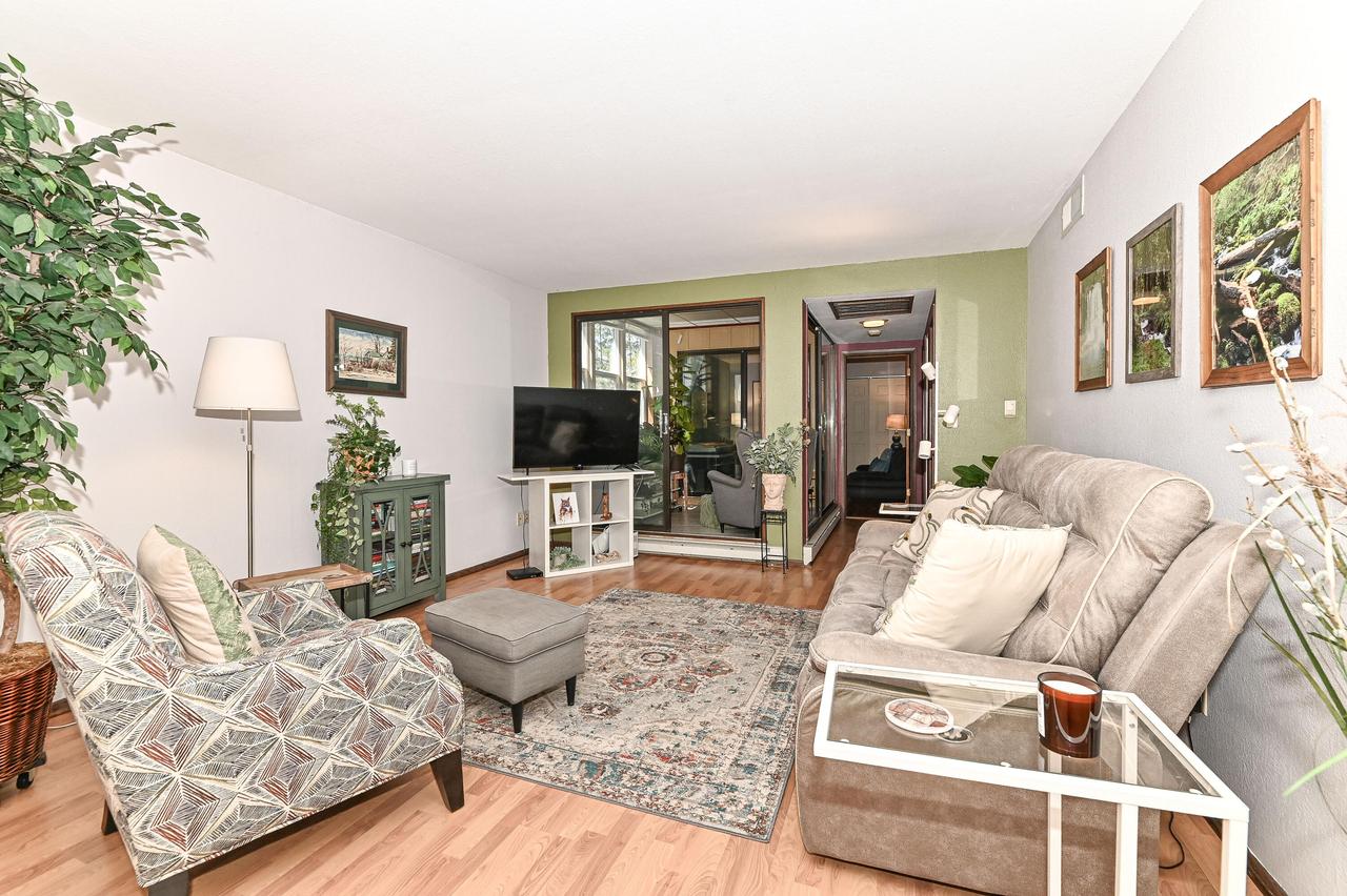 7941 S 68th St #404, Franklin, WI 53132