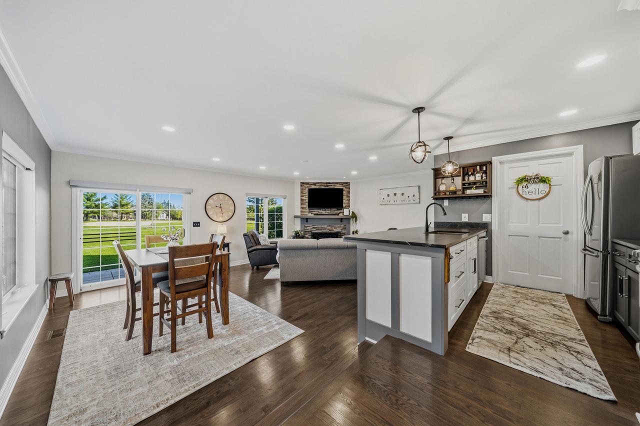 584 Geneva National Ave #6-49, Geneva, WI 53147