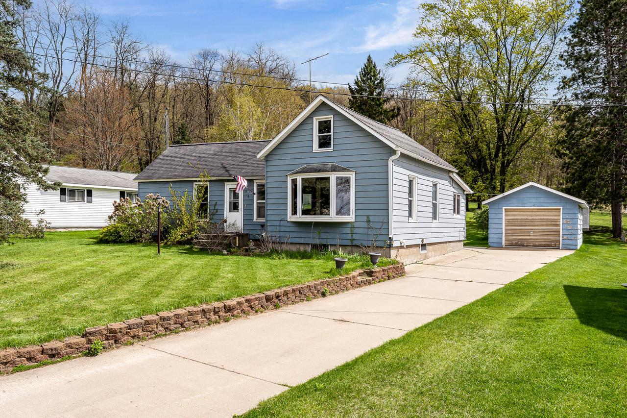103 Oak St, Necedah, WI 54646