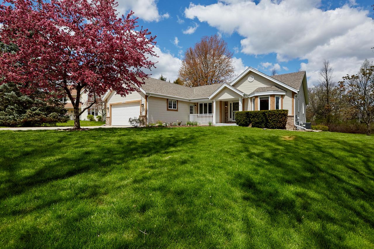W265N6770 Yarotta Cir, Lisbon, WI 53089