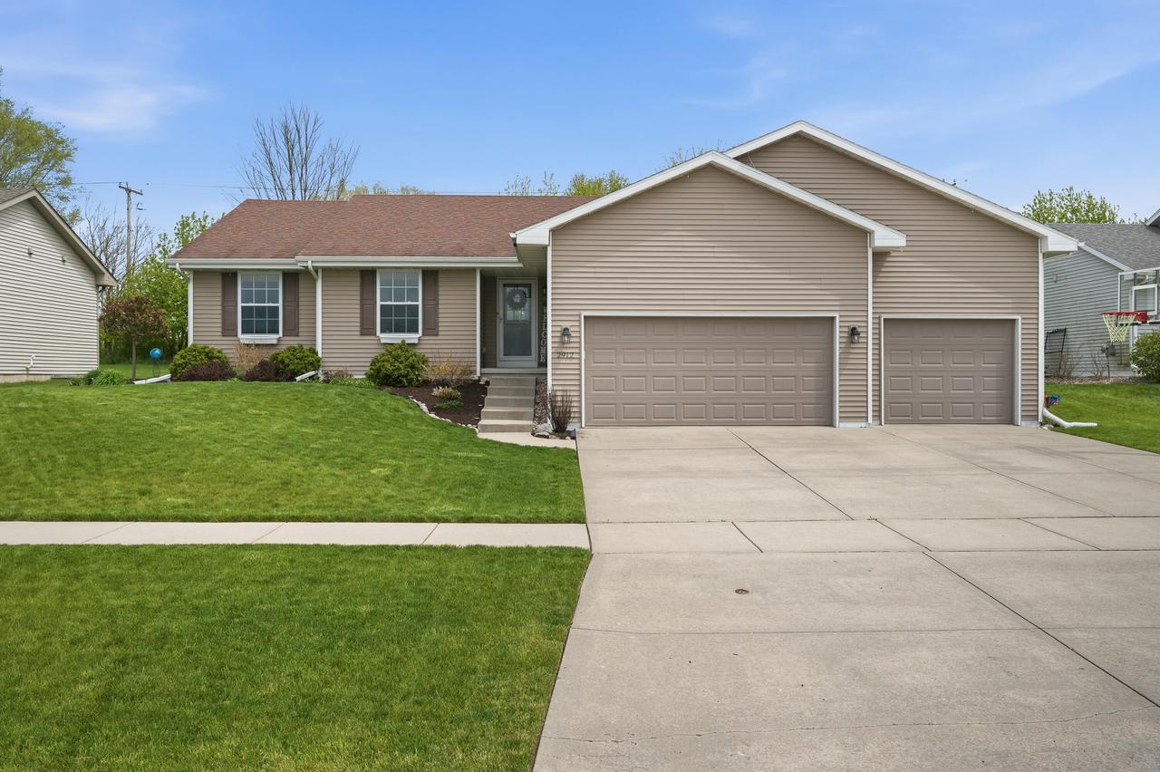 2912 Mccann Dr, Janesville, WI 53546
