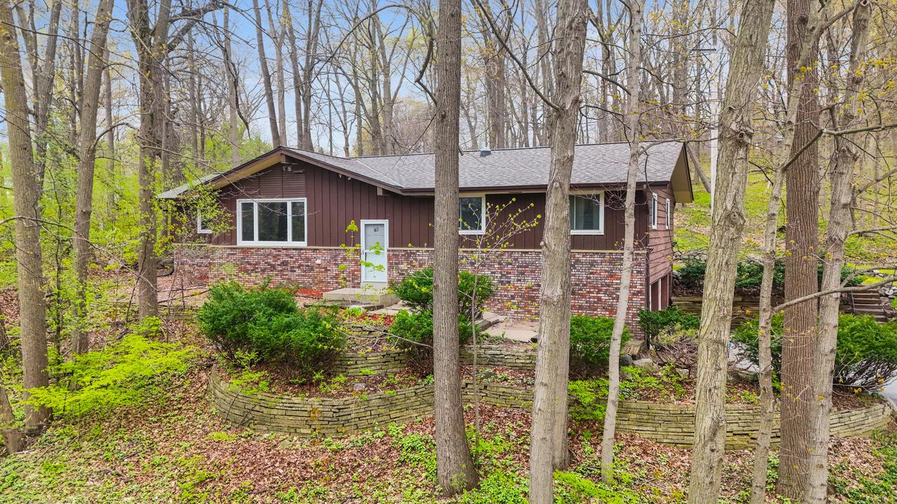 21195 Mary Lynn Dr., Brookfield, WI 53045