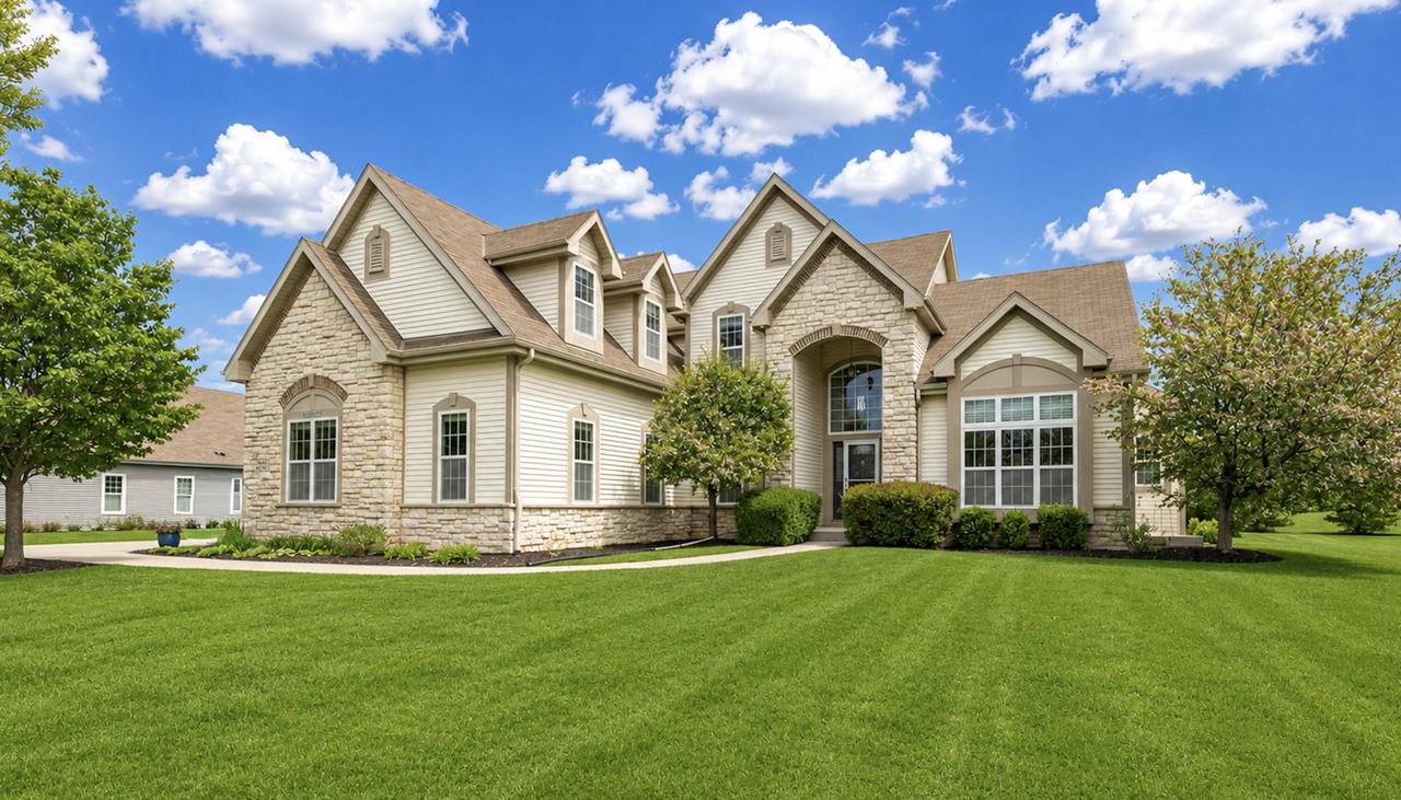 W193N5790 Canary Dr, Menomonee Falls, WI 53051