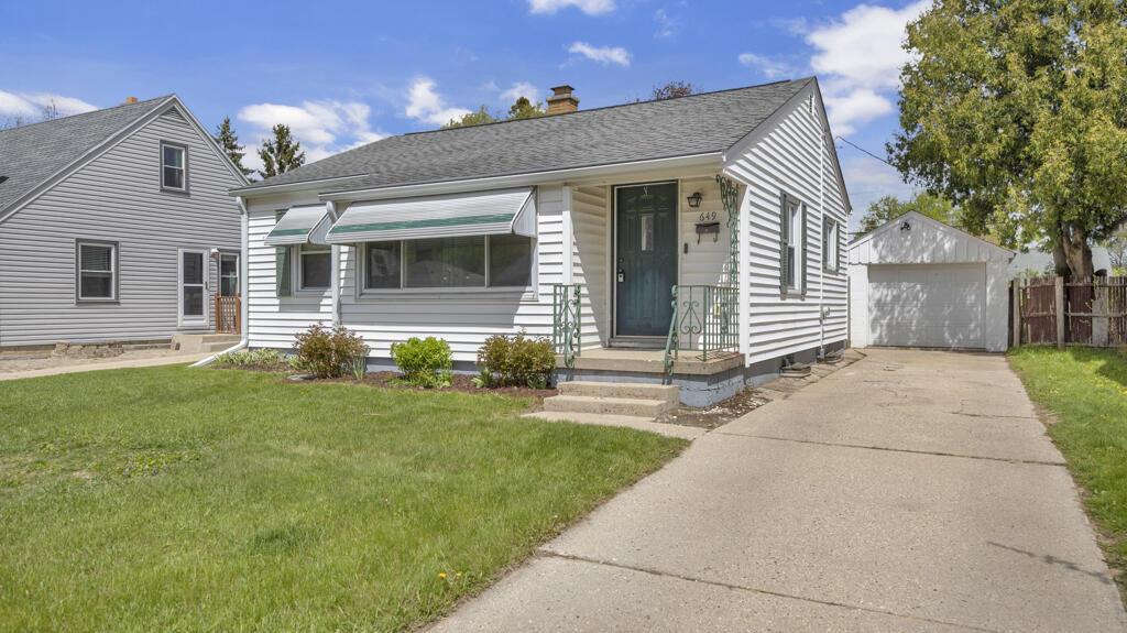 649 S Indiana Ave, West Bend, WI 53095