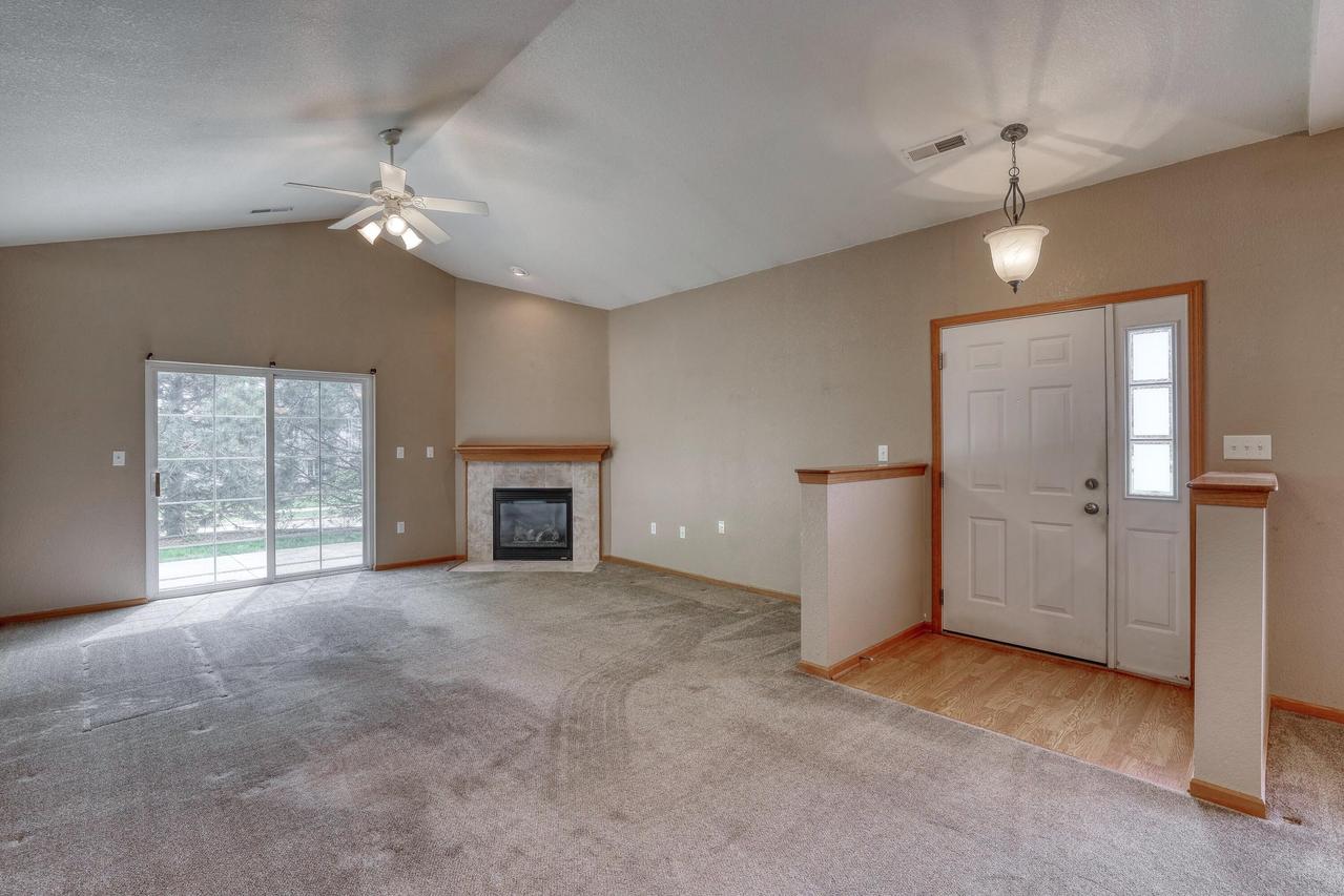 1048 Quinlan Dr #C, Pewaukee, WI 53072