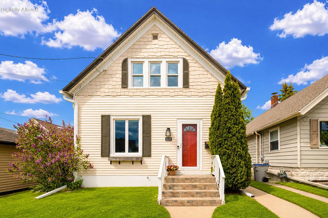 2228 E Euclid Ave, Milwaukee, WI 53207