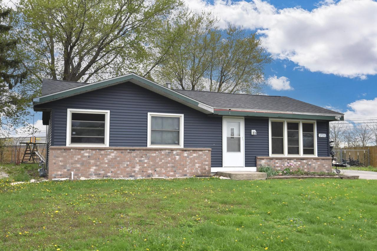 1721 Stoddard Cir, Mount Pleasant, WI 53406