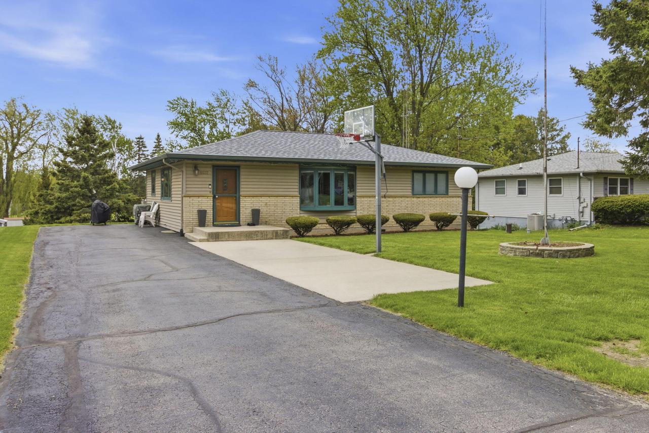 8037 Slater Ave, Mount Pleasant, WI 53406