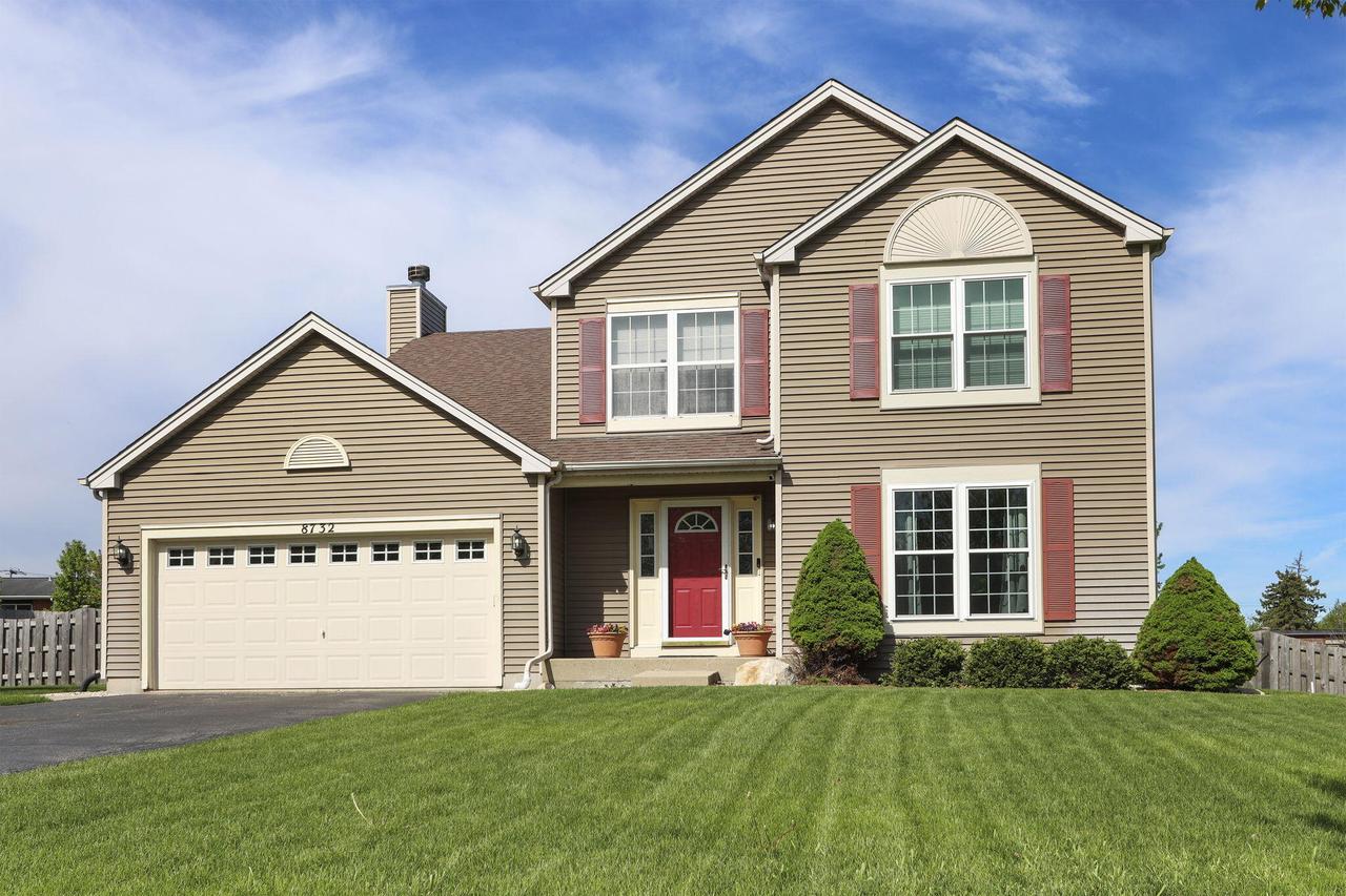8732 246th Ct, Salem Lakes, WI 53168