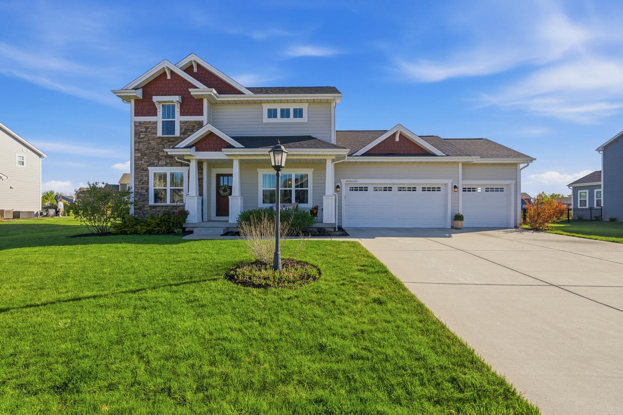 N62W13709 Sunburst Dr, Menomonee Falls, WI 53051