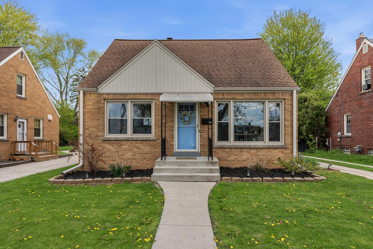 3810 N 88th St, Milwaukee, WI 53222