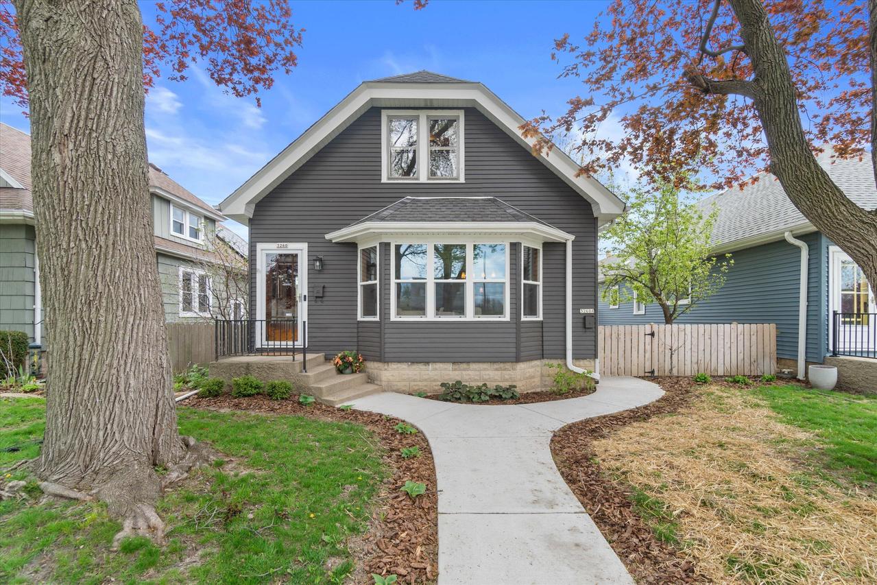 3260 S Dayfield Ave, Milwaukee, WI 53207