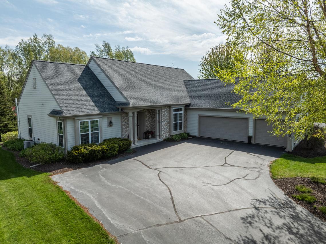 W351N5700 Westshore Rd, Lac La Belle, WI 53066