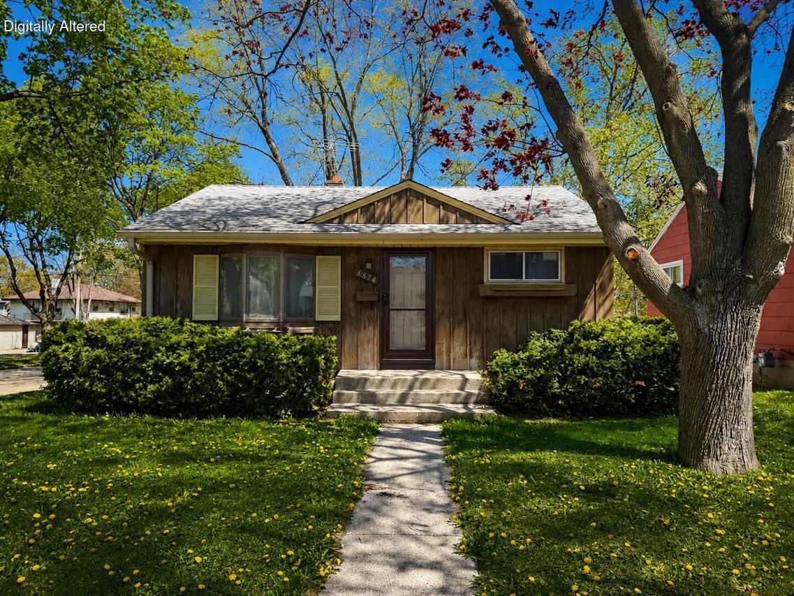5874 N 67th St, Milwaukee, WI 53218