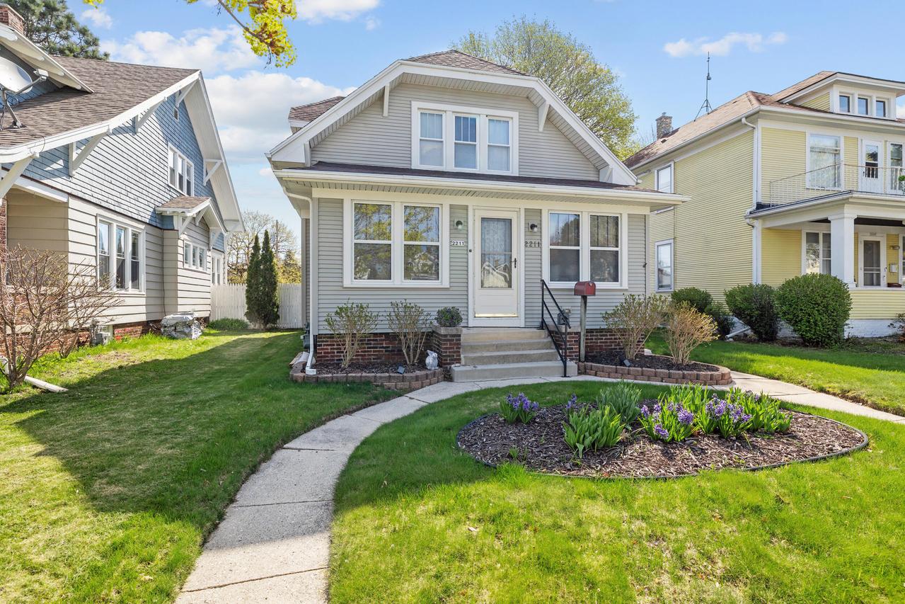 2211 N 8th St, Sheboygan, WI 53083
