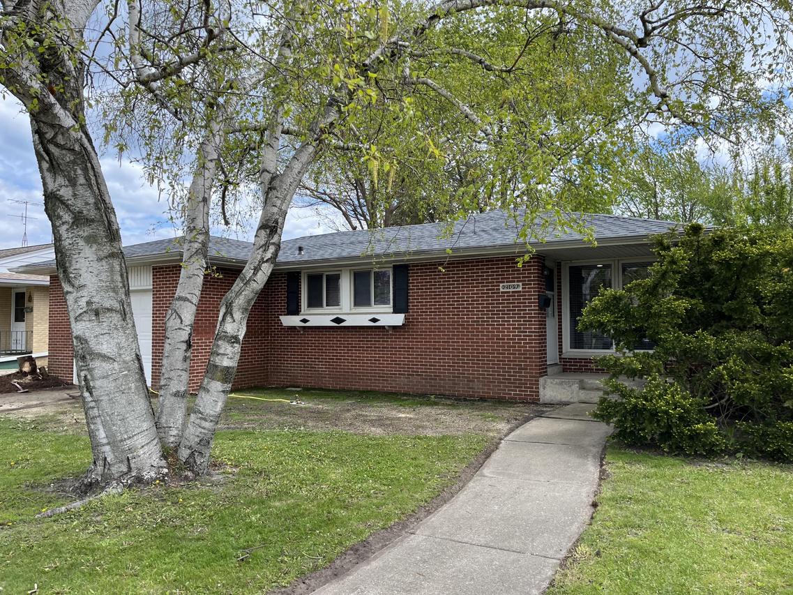 2109 87th Pl, Kenosha, WI 53143