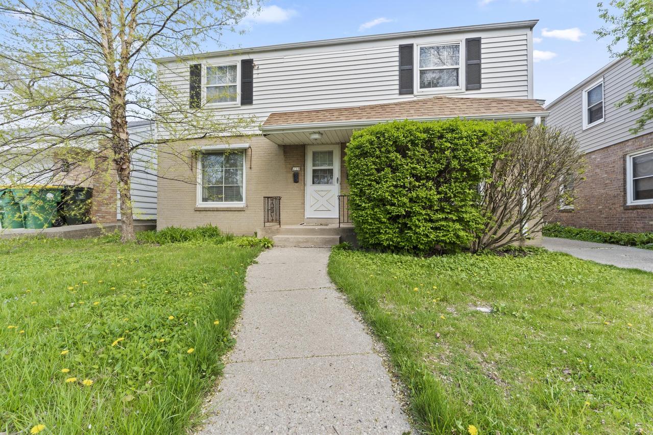 4108 N Bartlett Ave #4110, Shorewood, WI 53211