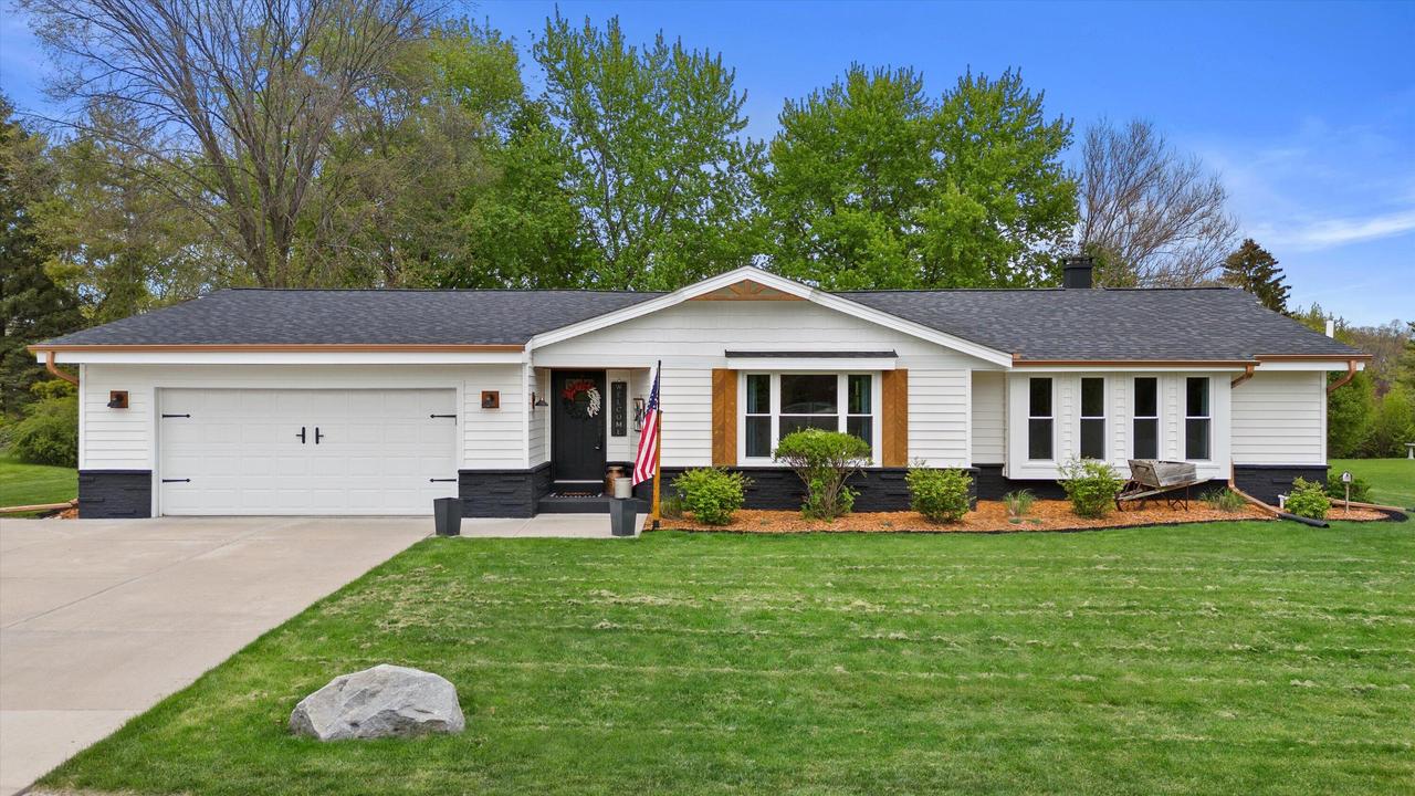W163S7346 Bay Ln., Muskego, WI 53150
