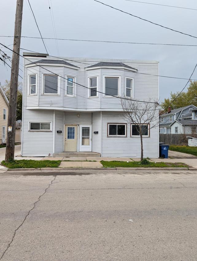 3010 17th St, Racine, WI 53405