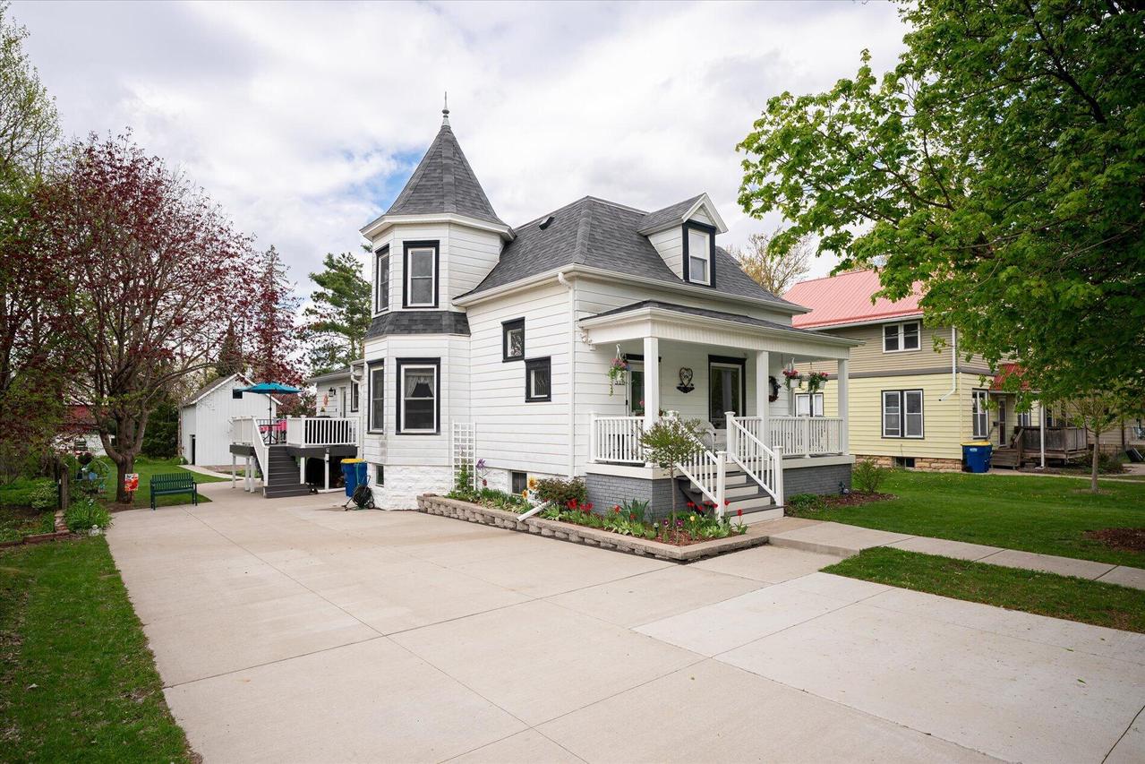 316 N East Ave, Viroqua, WI 54665