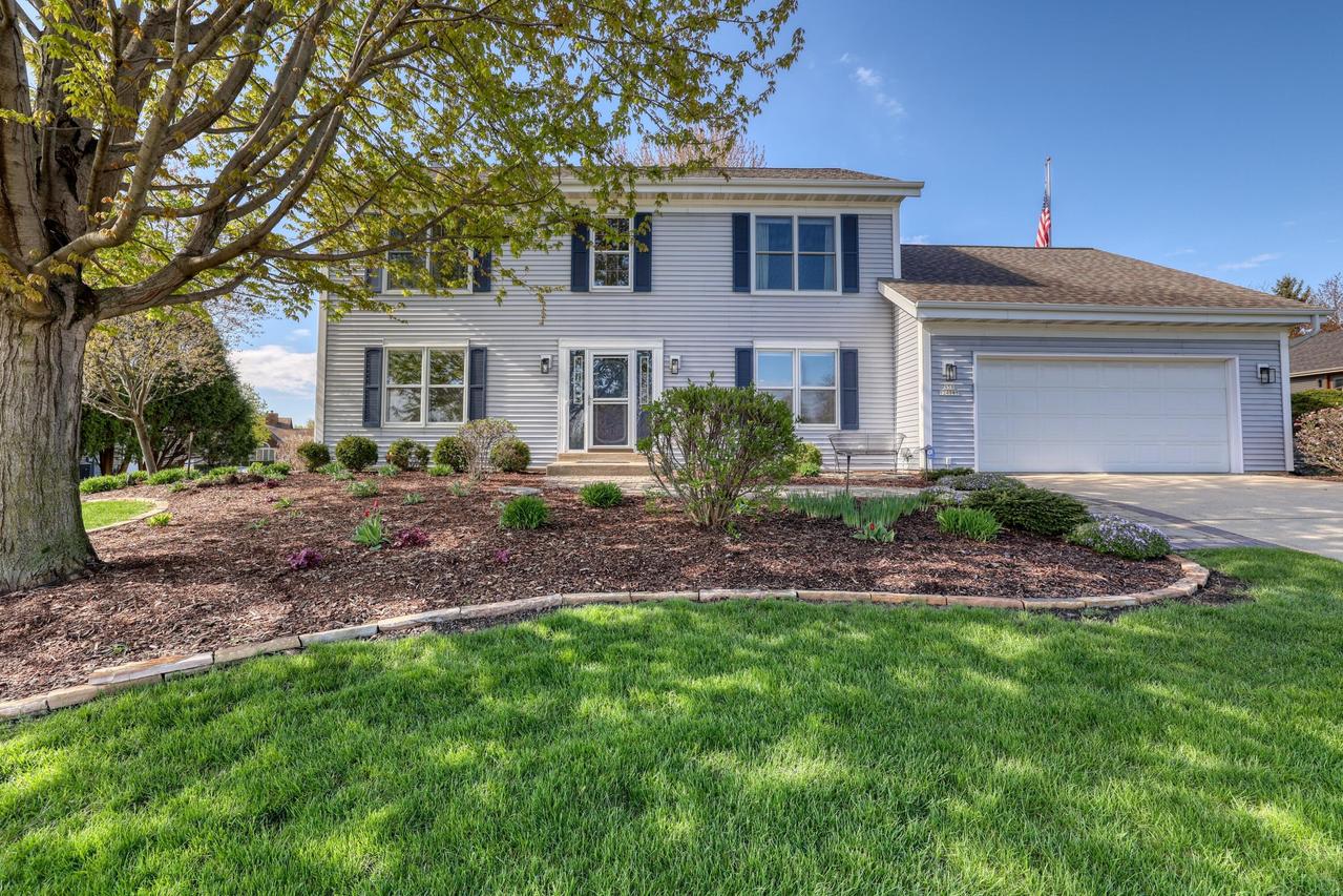 N58W24383 Clover Dr, Sussex, WI 53089