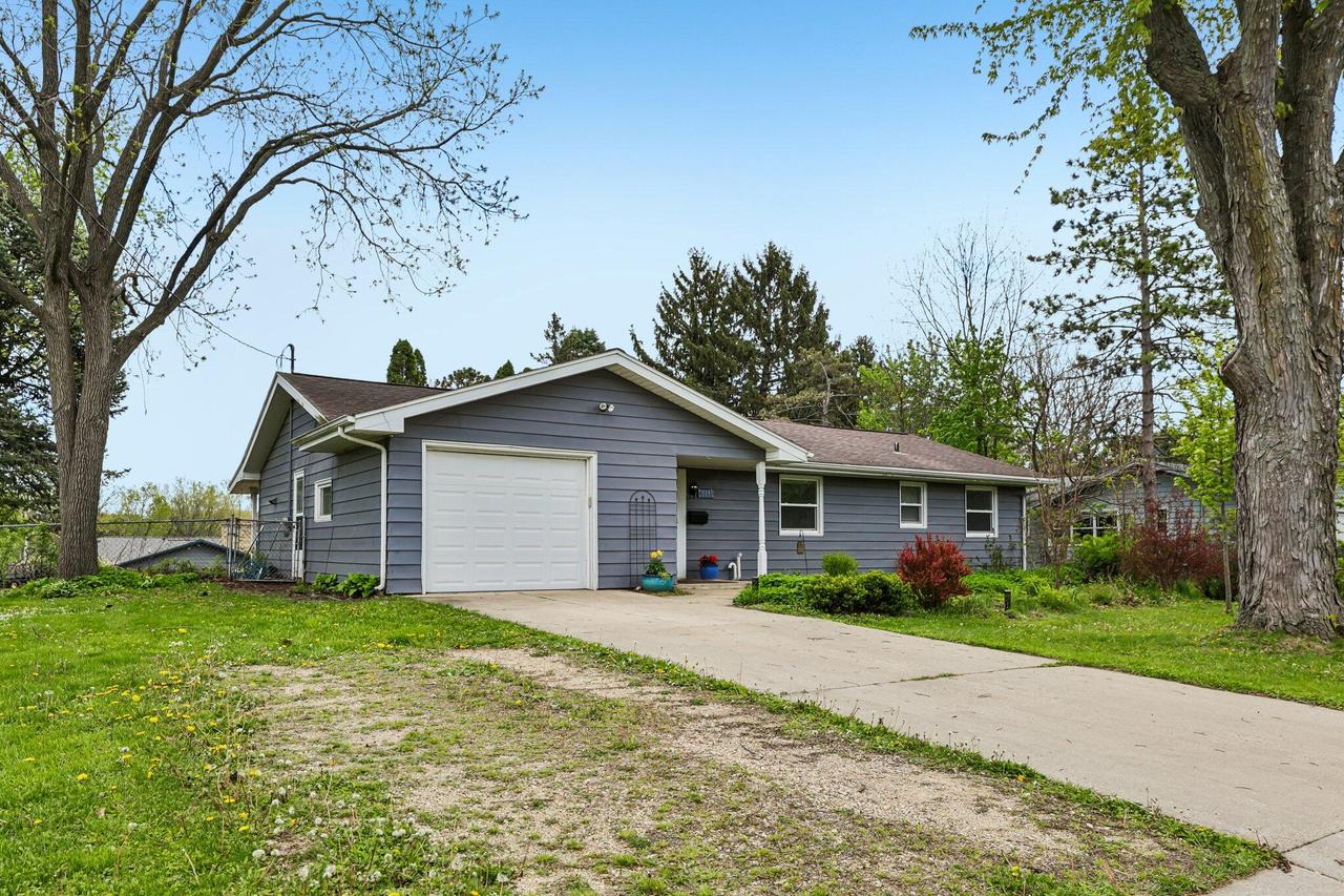 409 S Jefferson St, Verona, WI 53593