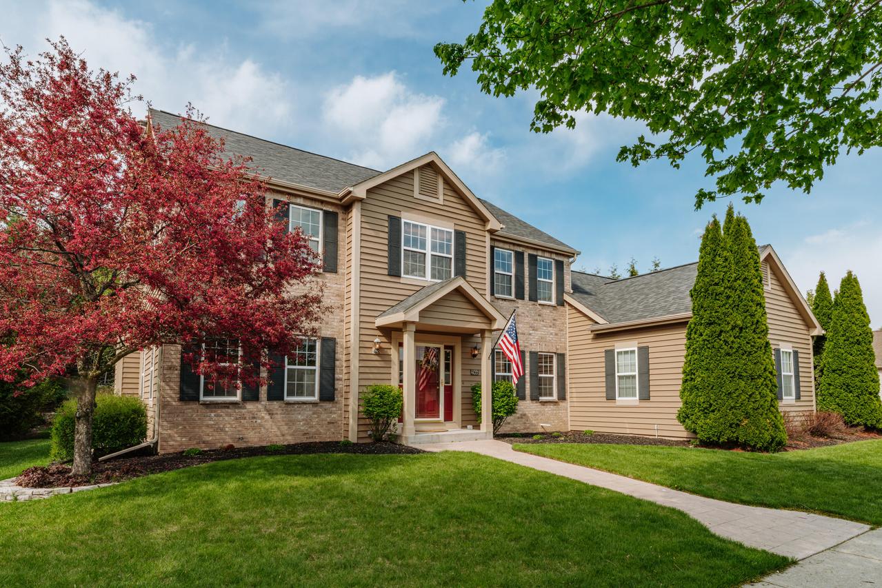2966 Gateway Ave, Hartford, WI 53027