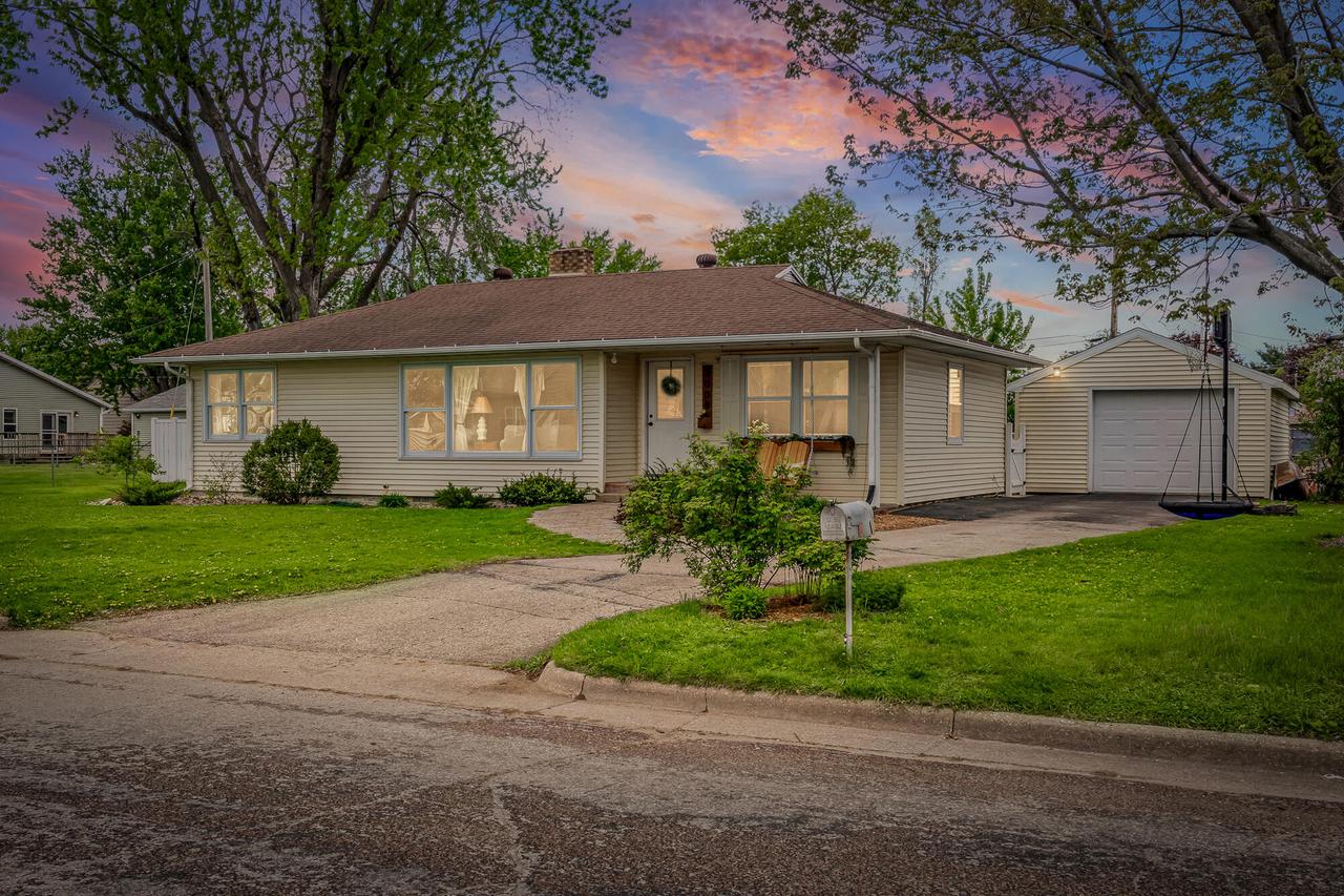 3008 26th St, La Crosse, WI 54601