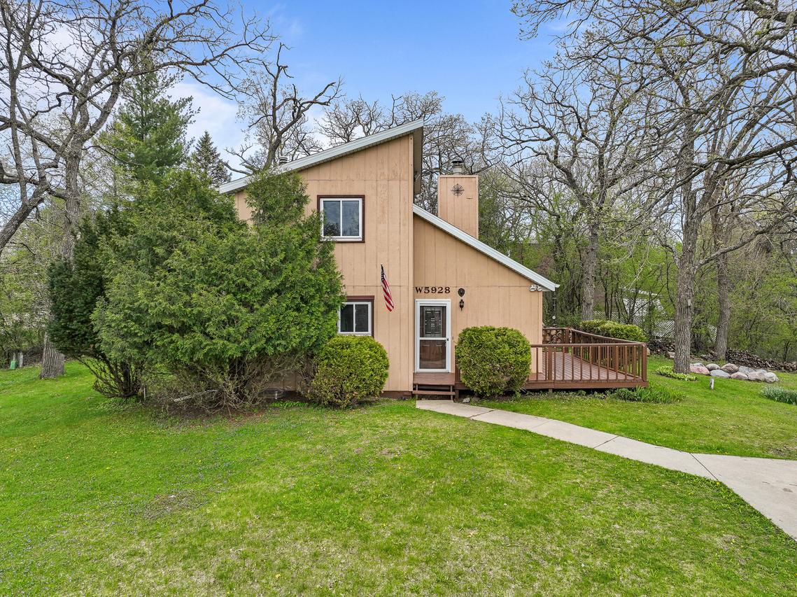 W5928 Mariner Hills, La Grange, WI 53121