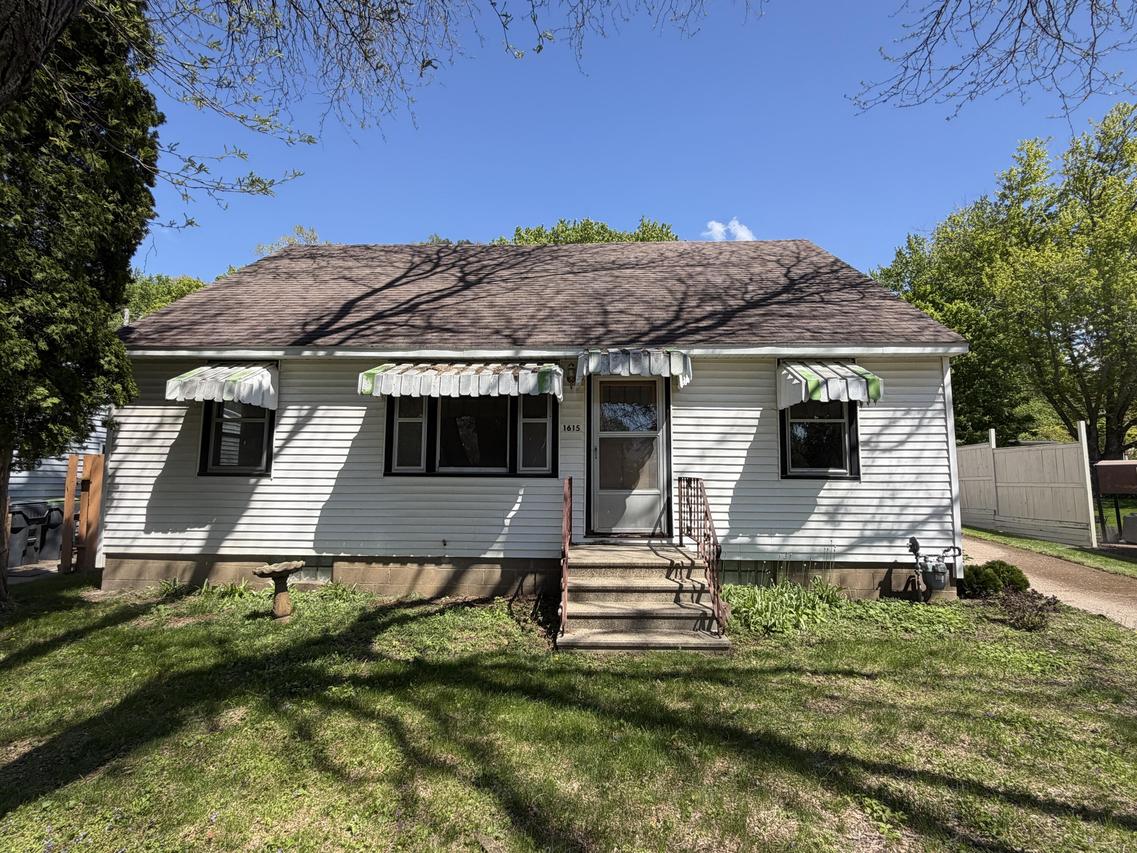 1615 31st St, La Crosse, WI 54601