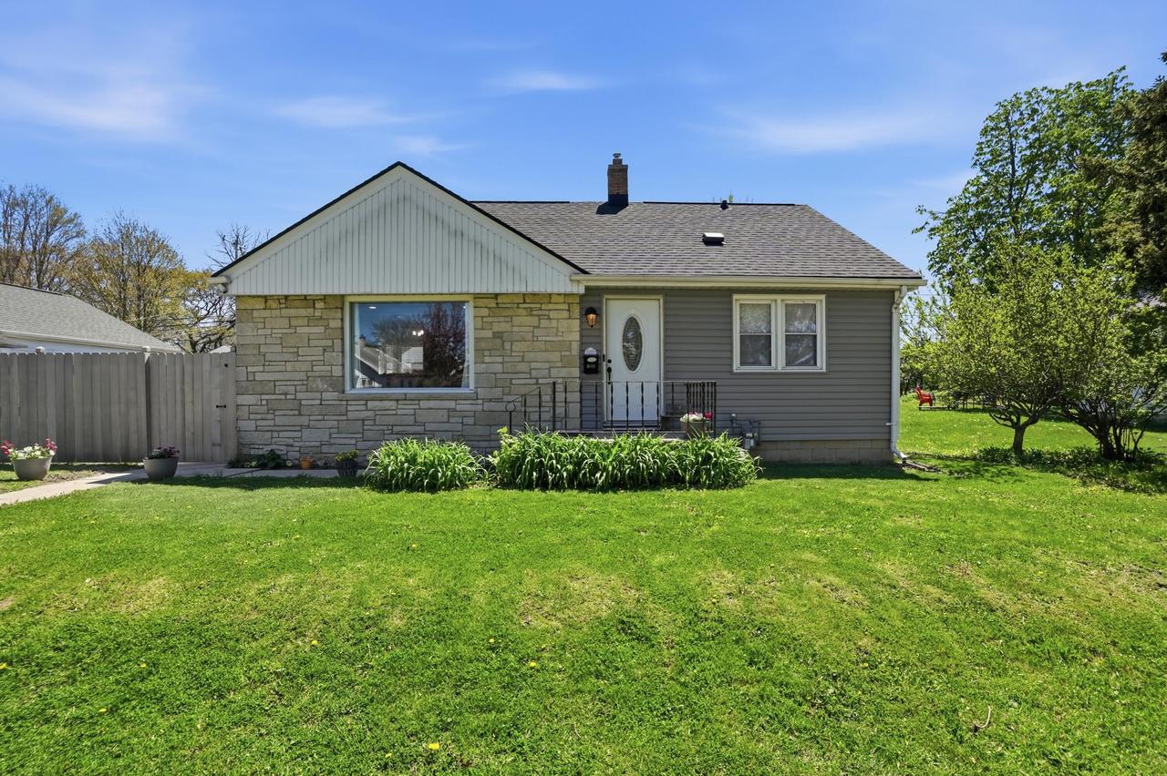 3809 E Morris Ave, Cudahy, WI 53110
