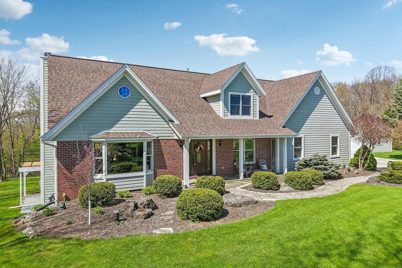 933 Elmwood Way, Richfield, WI 53033