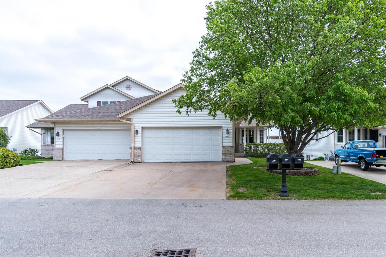 219 Heritage Ln, Onalaska, WI 54650