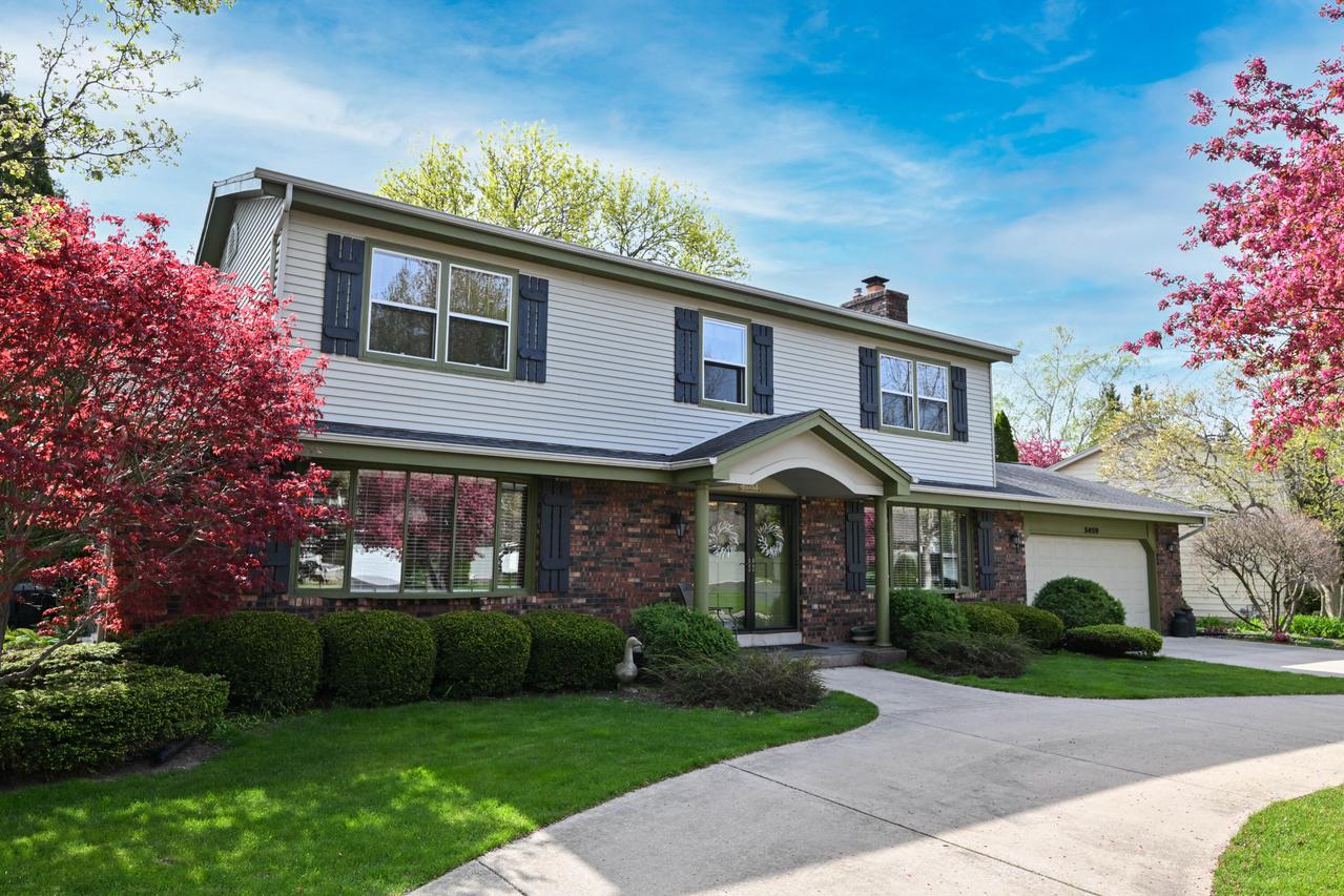 3459 Oak Tree Ln, Elmwood Park, WI 53405