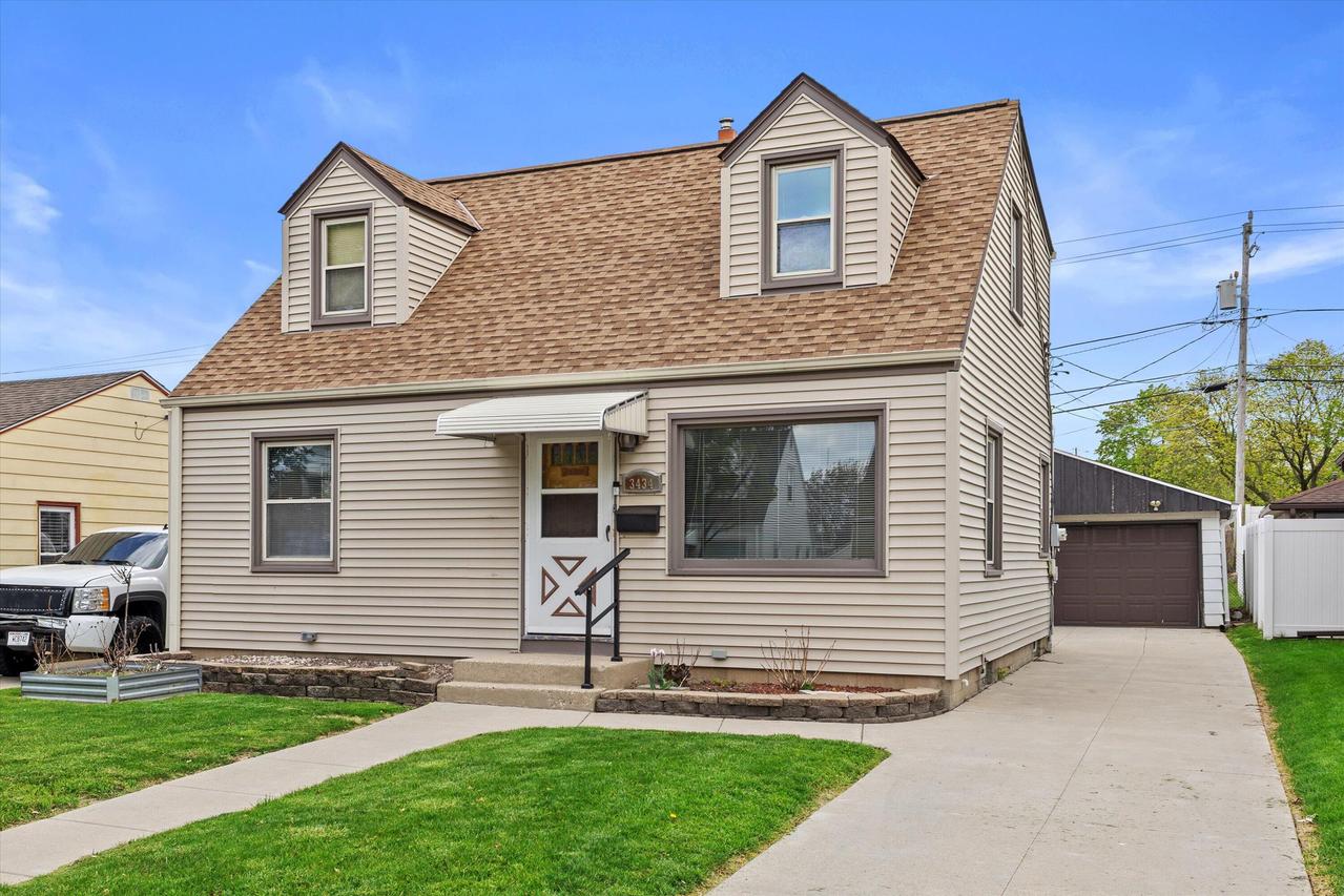 3434 S 2nd St, Milwaukee, WI 53207