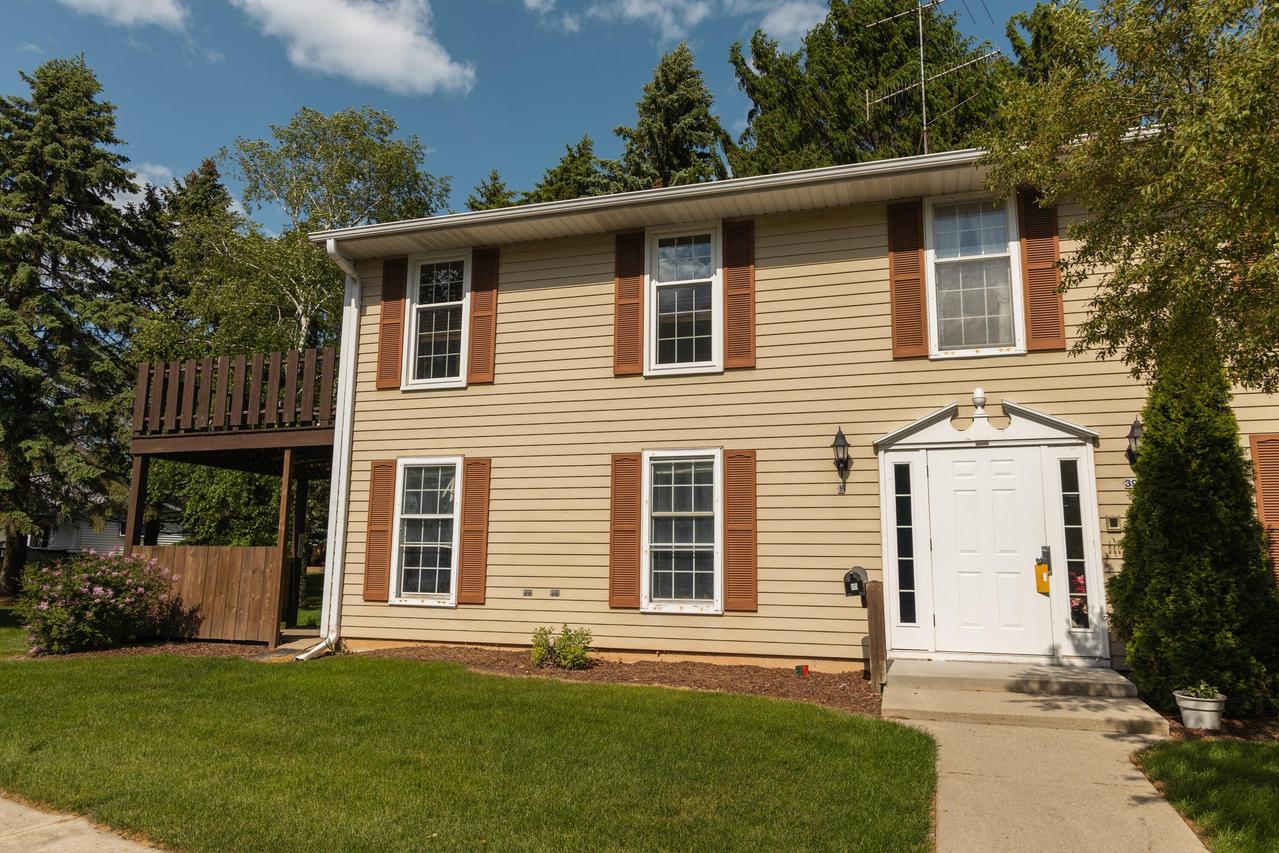 3907 Country Pl #C, Sheboygan, WI 53081