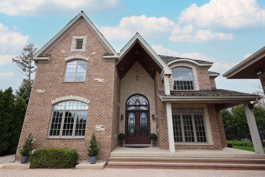 2611 E Lake Shore, Twin Lakes, WI 53181