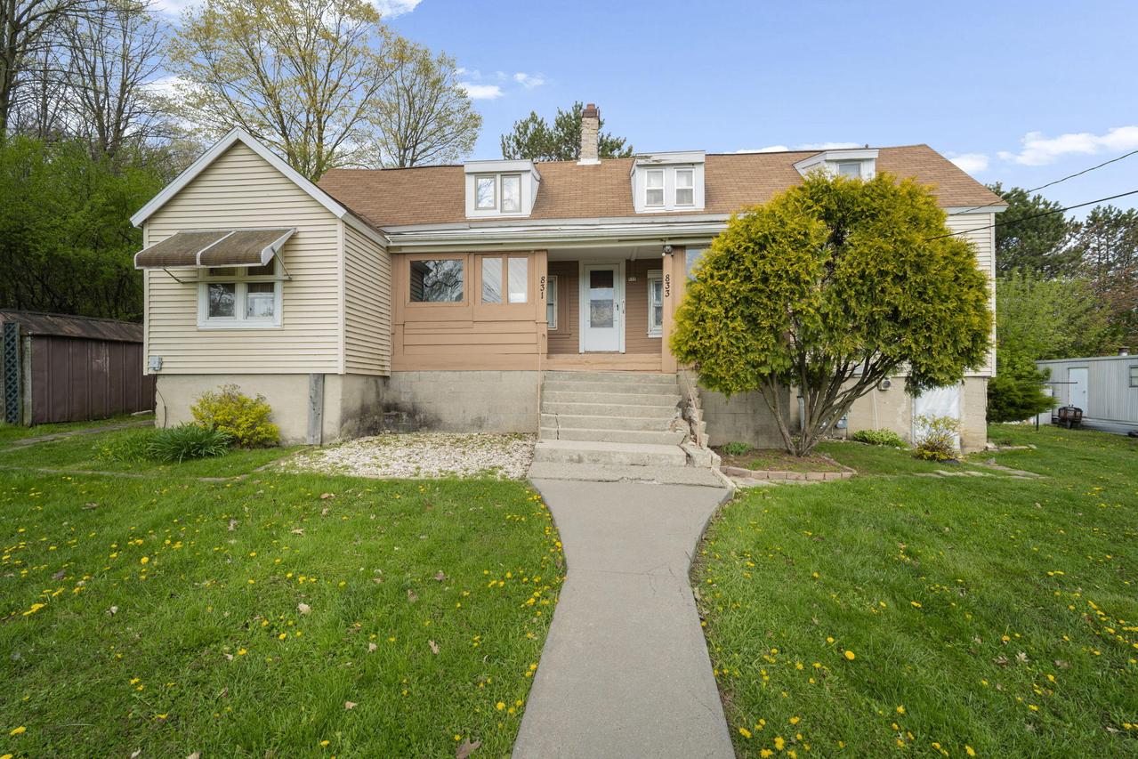 831 N Silverbrook Dr, West Bend, WI 53090